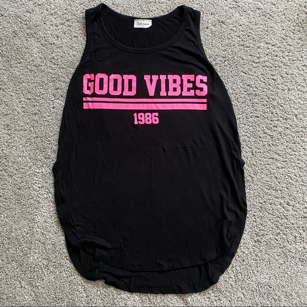 Black tank top size small.